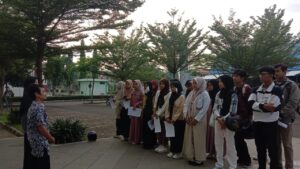 Mahasiswa Matematika UIN Siber Syekh Nurjati Cirebon Melakukan Survei Anak Kecanduan Gadget di Desa Dawuan Cirebon